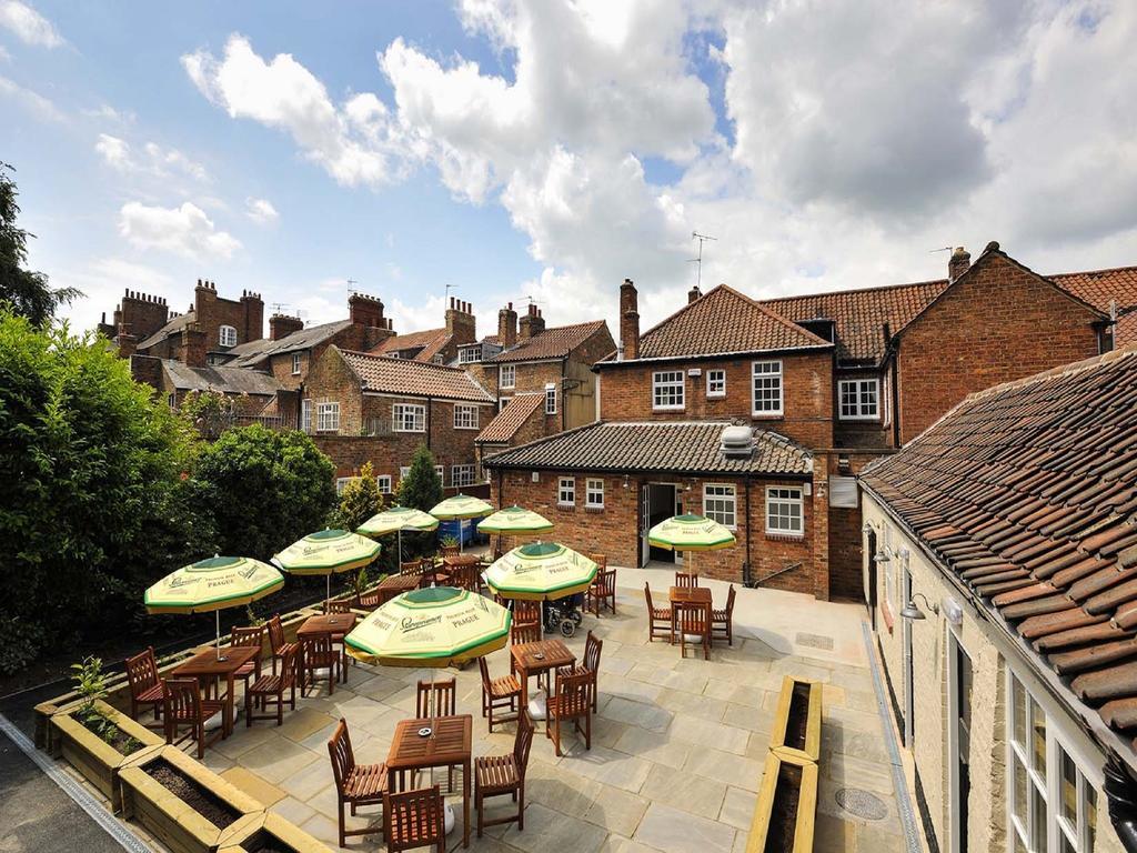 לינה וארוחת בוקר יורק The Gillygate Pub מראה חיצוני תמונה